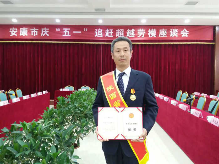 ����ְ����˳���ٻ�����ʡ�Ͷ�ģ��